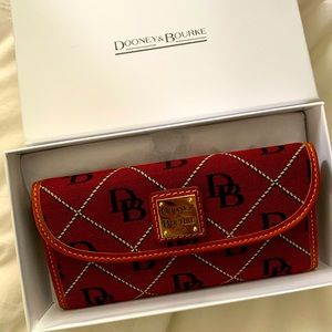 Dooney & Bourke wallet